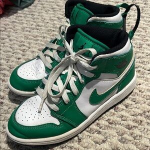 Jordan Kids Sneakers in Green and White